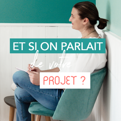 Échange entre une formatrice et une personne qui prépare un projet de formation professionnelle
